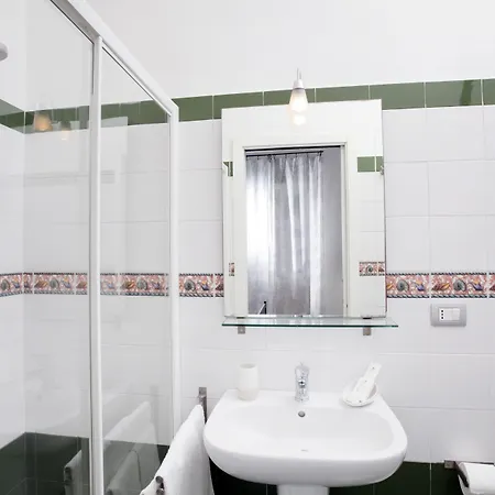 Il Vicolo לינה וארוחת בוקר 4*